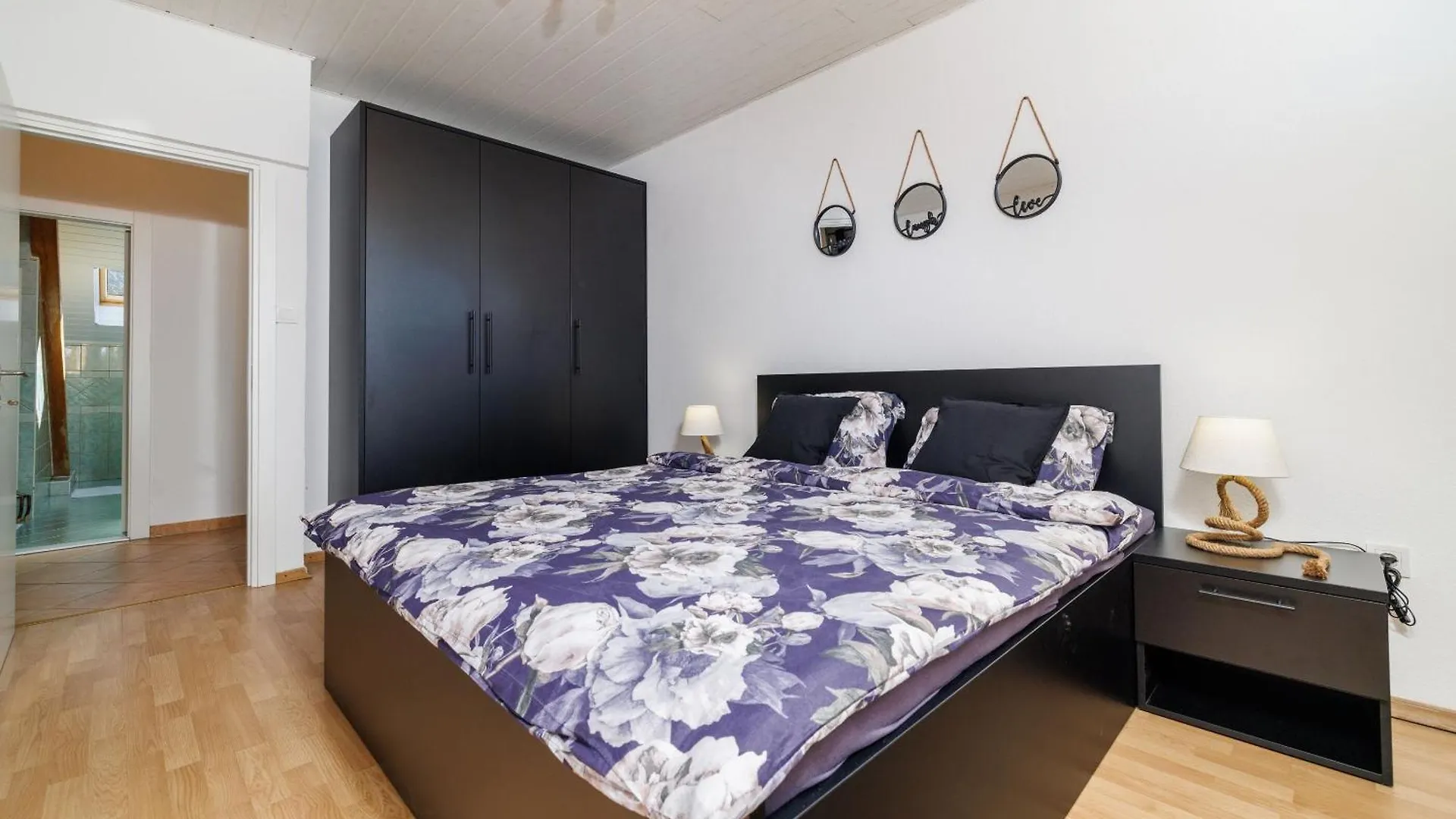 Apartments Sofija Fuzine 0*,