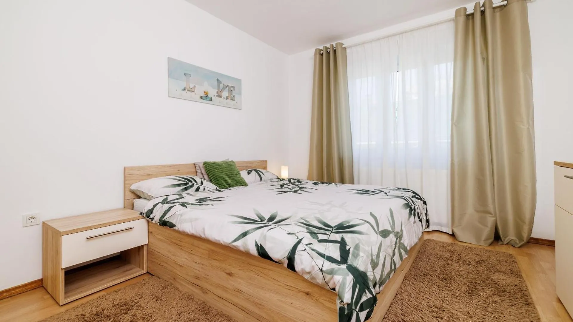 Apartments Sofija Fuzine
